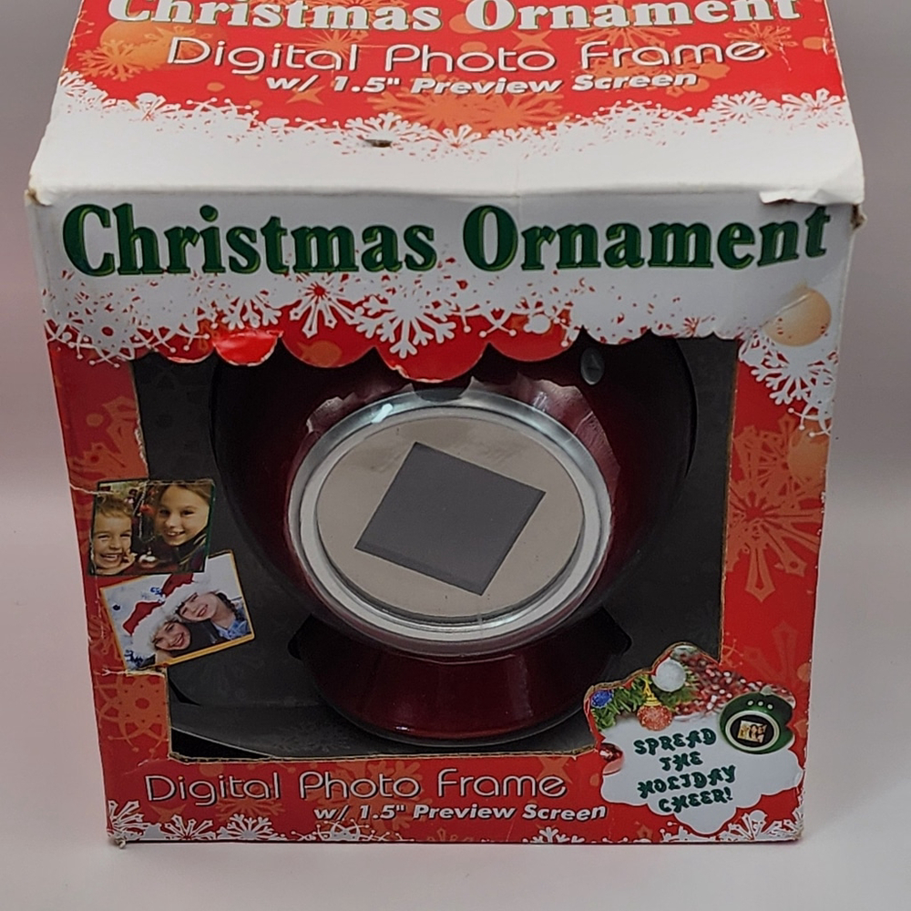 Christmas 2001 Ornament Digital Photo Red Frame Holds Up To 107 Photos- New!!